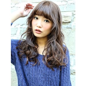 ちょっとだけラフに決めるパーマスタイル