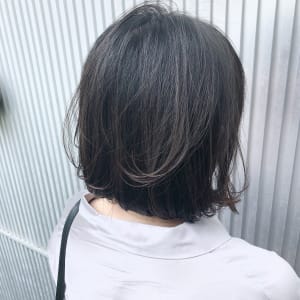 流し前髪ダークグレージュボブ