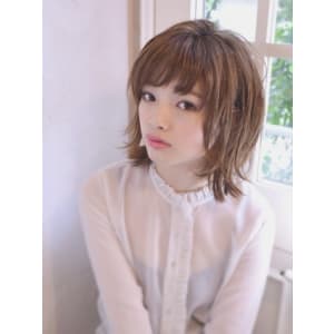 大人かわいいくびれミディ