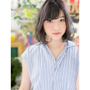 大人くびれ前下がりボブ