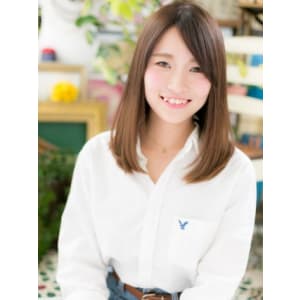 斜めバング×ナチュラルエアリーストレート