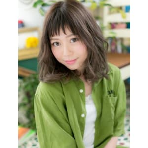 オン眉＆外国人風カール♪小顔ふわミディ