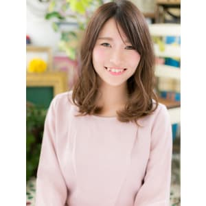 グラデーションカラー×くせ毛風ウェーブ