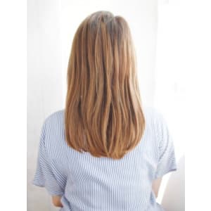 ナチュラルかきあげストレートスタイル