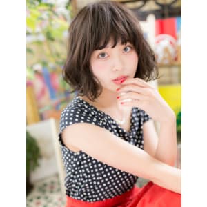 モノトーンアッシュのガーリーシースルー小顔ボブ
