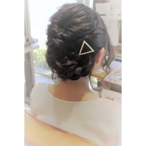【結婚式・二次会】ルーズなねじりフルアップ