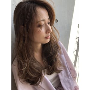 大人フェミニンに仕上がるラベンダーカラー【y－４０９