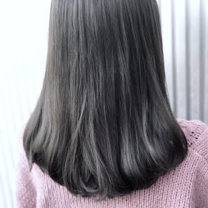 流し前髪グレージュセミロング