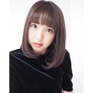 軽さと重さ両方を持ち合わせたボブスタイル