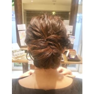 【結婚式・二次会】シニヨンアレンジ