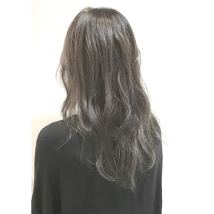 透明感のある柔らかいソフトグレージュ×セミロング - FRAMES hair design【フレイムスヘアデザイン】掲載中