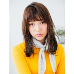 ミディアムベージュ