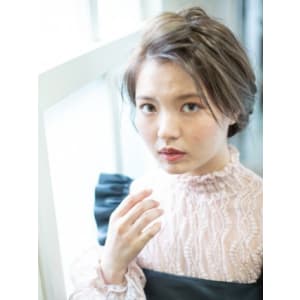 ゆるシニョン風まとめ髪