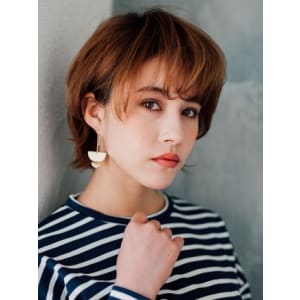 耳かけショートボブ