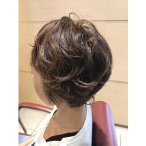 ふんわりパーマのアシメショート