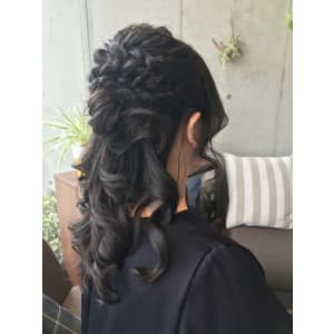 ロープ編みハーフアップ