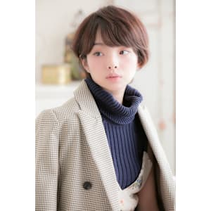 フェミニンなムードのコンパクトショート