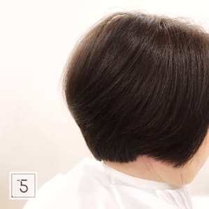 『 She is in her 80s 』 - No.5【ナンバーファイブ】掲載中