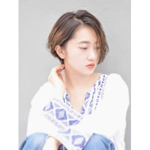 大人かわいい くせ毛風ショートボブ