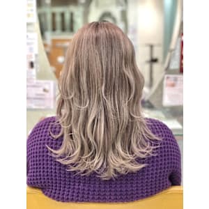 ホワイティーベージュグラデーション