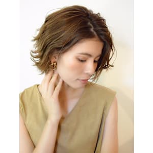 ハイライトで魅せるウェービボブ