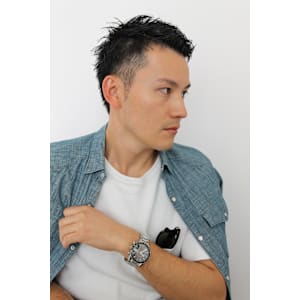 【カット】エッジのきいたサイドツーブロックショート