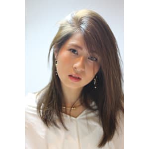 ラフできめすぎないナチュラルストレート