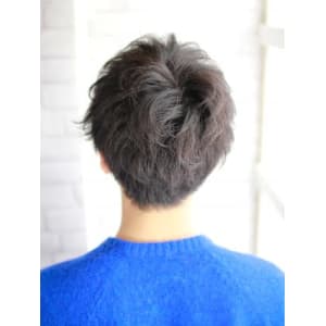 動きのあるメンズパーマスタイル