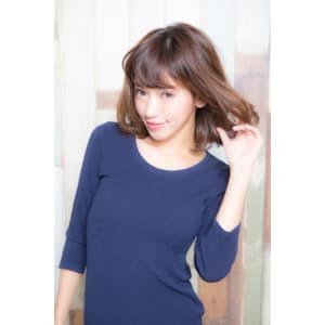 ラフな抜け感★さら艶小顔ミディ