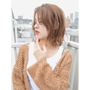 フェミニンボブ