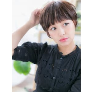 小顔マッシュで大人かわいいstyle