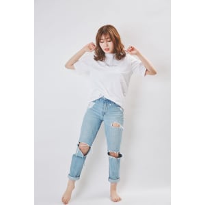 グレージュ ひし形シルエット 切りっぱなしボブ