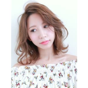 艶やかさと柔らかさはブルージュで演出！