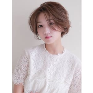 軽さ溢れるボブショート