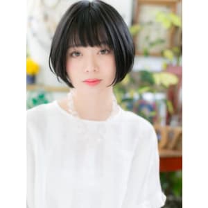黒髪シンプル ショート前下がりボブ