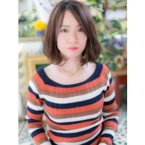 しっとりツヤ感 くせ毛風ふわミディ