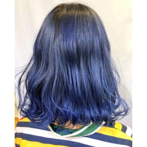 ブルー