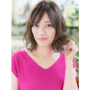 くせ毛風 小顔ふわミディスタイル