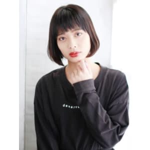ダークカラーのモードボブスタイル
