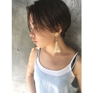 <スタイリング簡単＞乾かすだけできまる抜け感前下がりショート