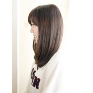 ツヤブラウンのナチュラルストレート