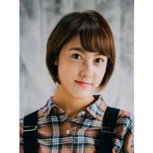 前下がりフェミニンボブ