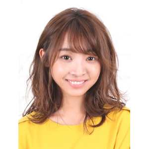 小顔効果抜群の斜めバングミディ