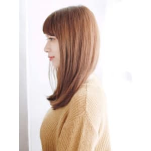 厚め前髪の内巻きワンカール