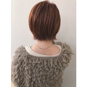襟足が浮いてしまう人にオススメのくびれミニボブ2