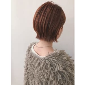 襟足が浮いてしまう人にオススメのくびれミニボブ