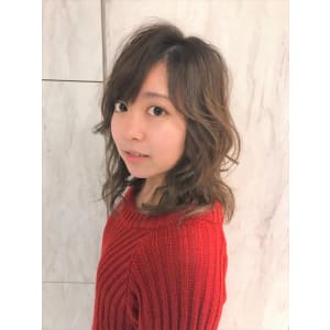 ハイライトカラーが効果的☆ミディアムヘア