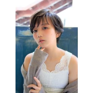 ネイビーアッシュ×ショートヘア
