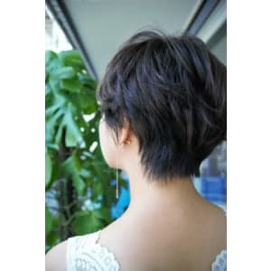ネイビーアッシュ×ショートヘア
