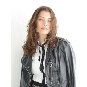 ”THE・外国人風”カジュアルウェーブスタイル - HAIR & MAKE EARTH 三郷店【ヘアメイクアース ミサトテン】掲載中